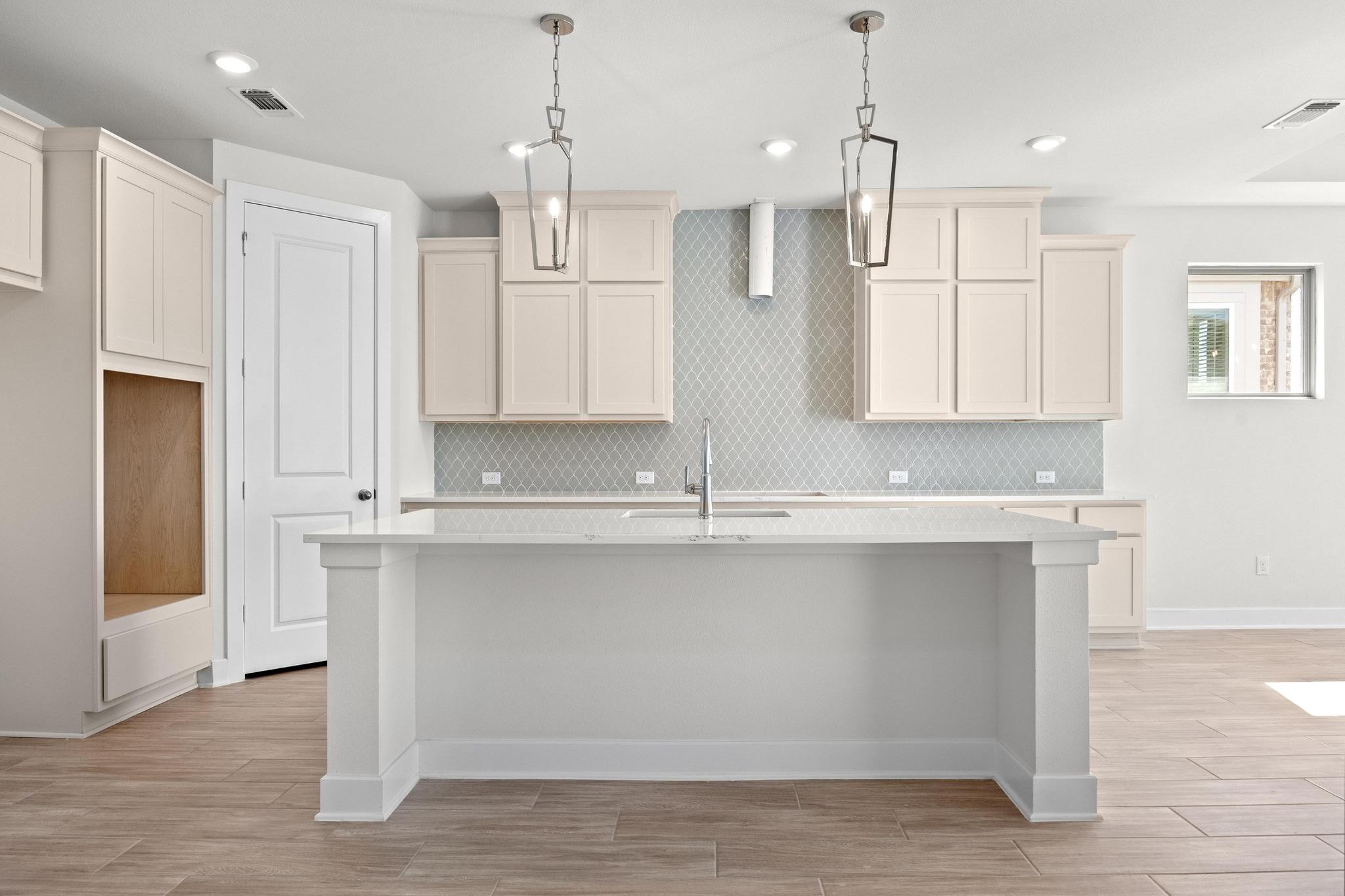 8105 Royal Mint Cv, Lago Vista, TX 78645