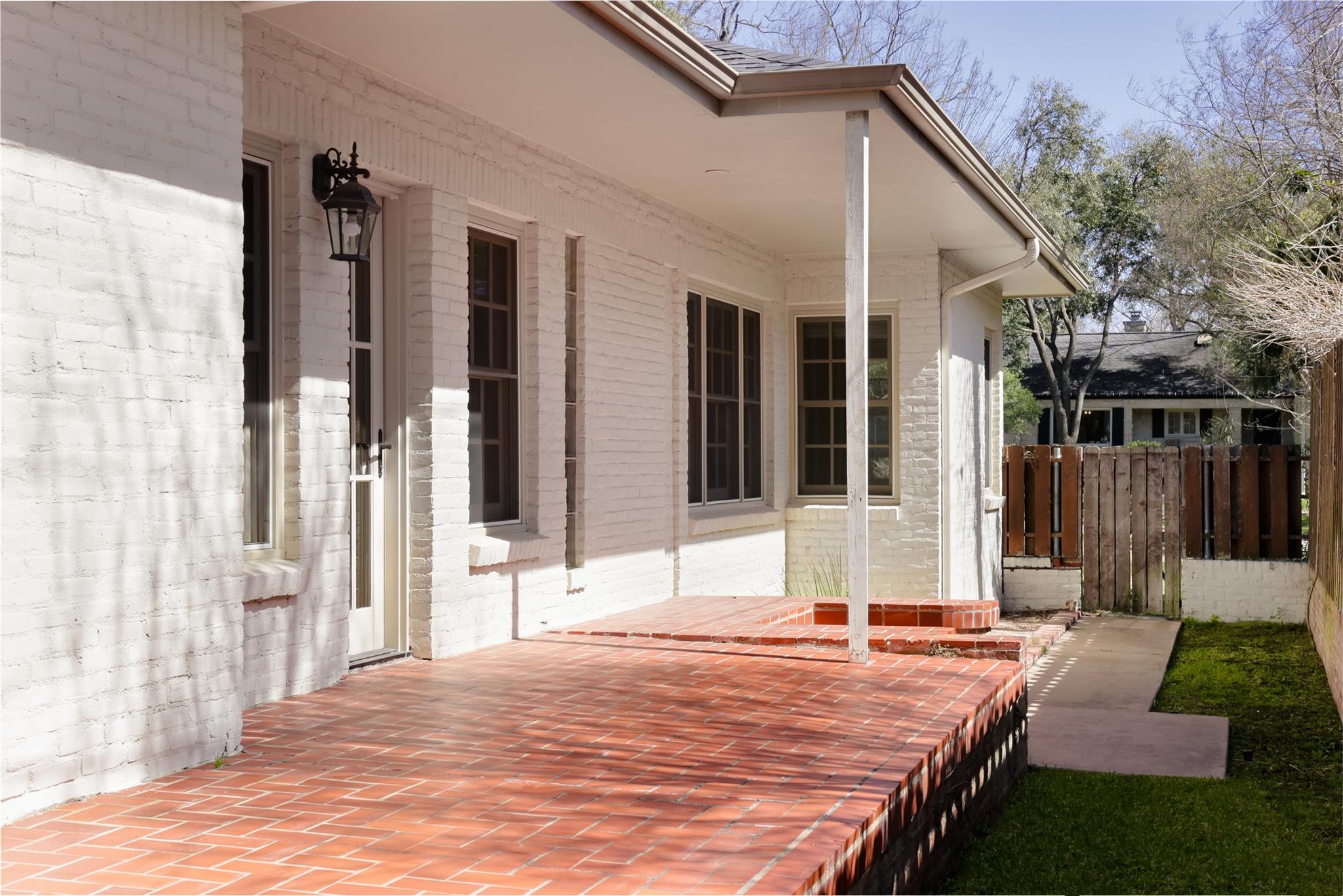 1904 Meadowbrook Dr, Austin, TX 78703
