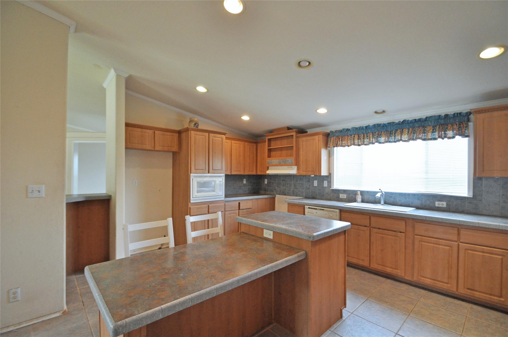 553 County Road 286, Liberty Hill, TX 78642