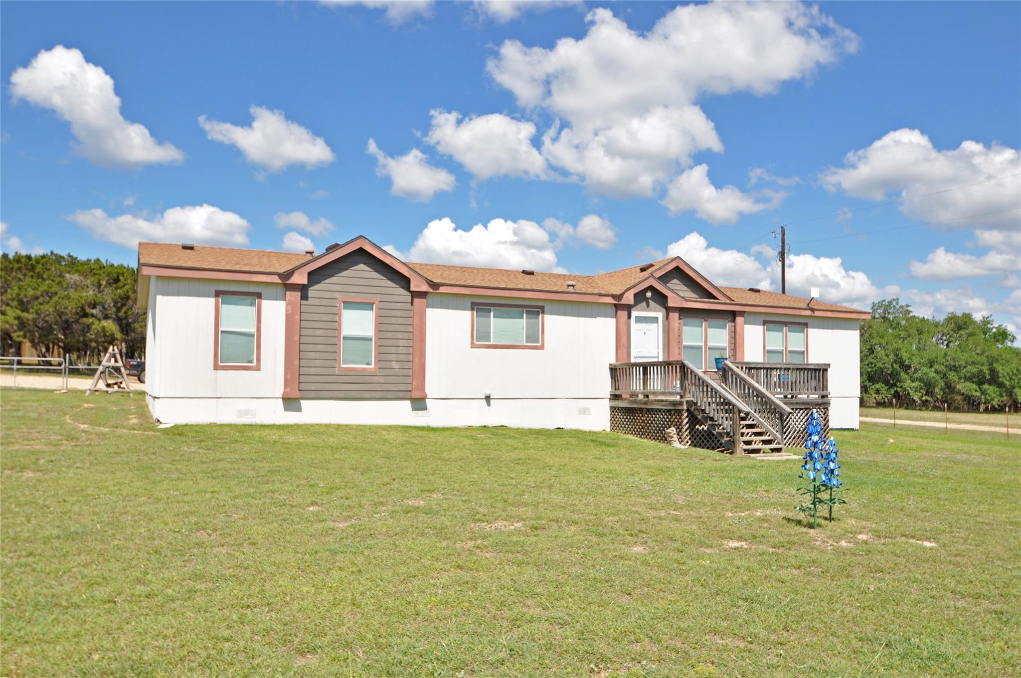 553 County Road 286, Liberty Hill, TX 78642