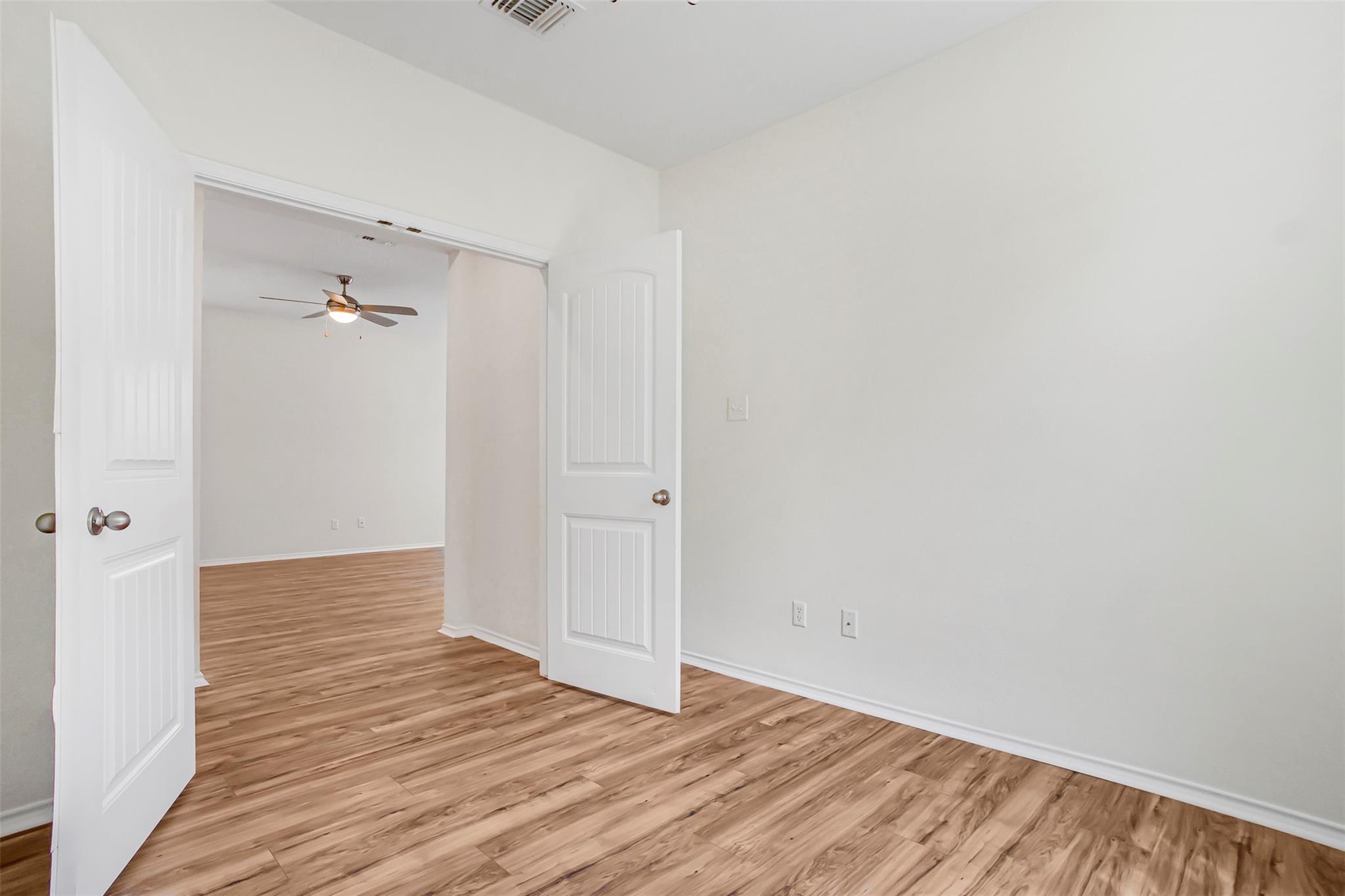 128 Holstein St, Hutto, TX 78634