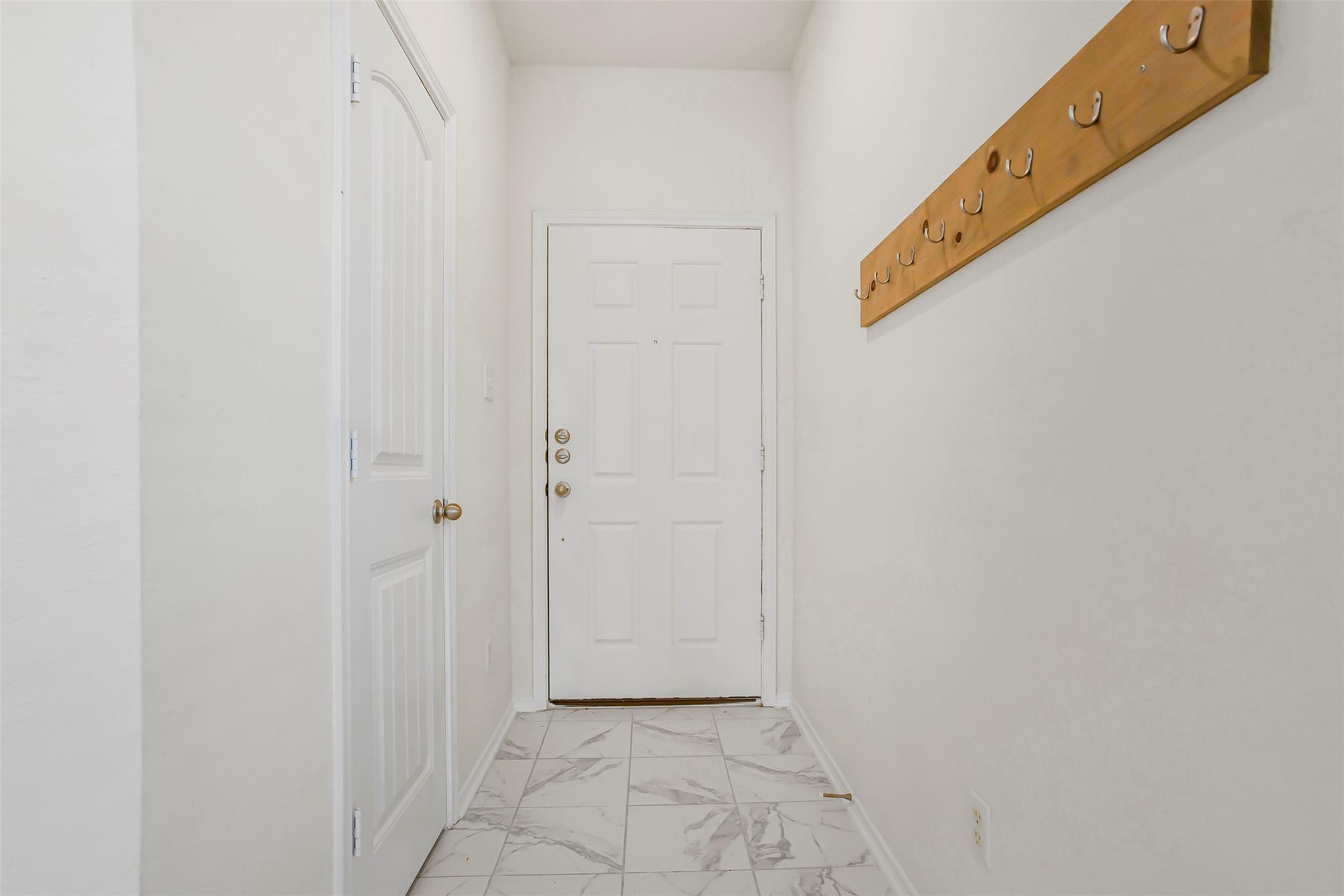 128 Holstein St, Hutto, TX 78634