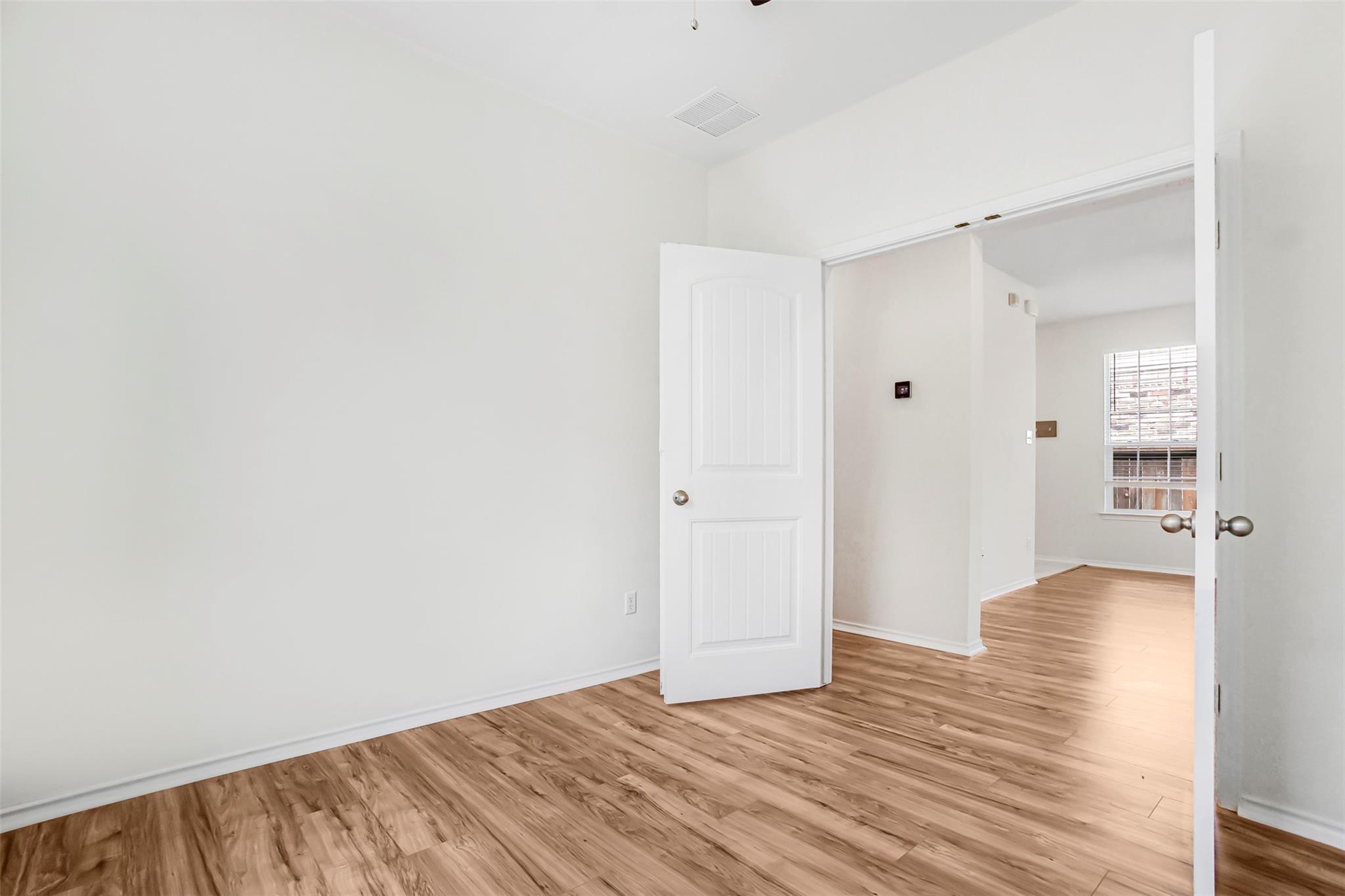 128 Holstein St, Hutto, TX 78634