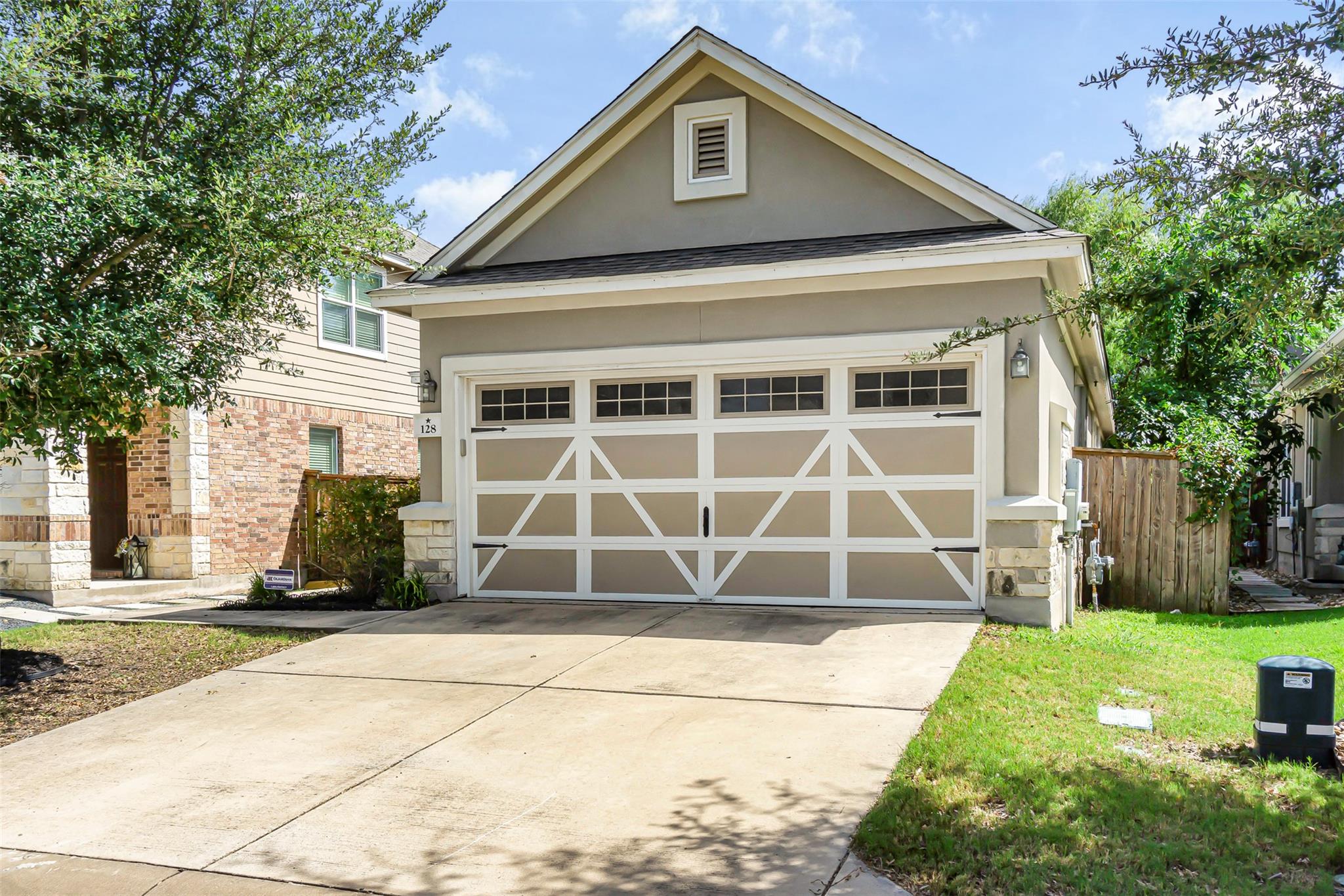 128 Holstein St, Hutto, TX 78634