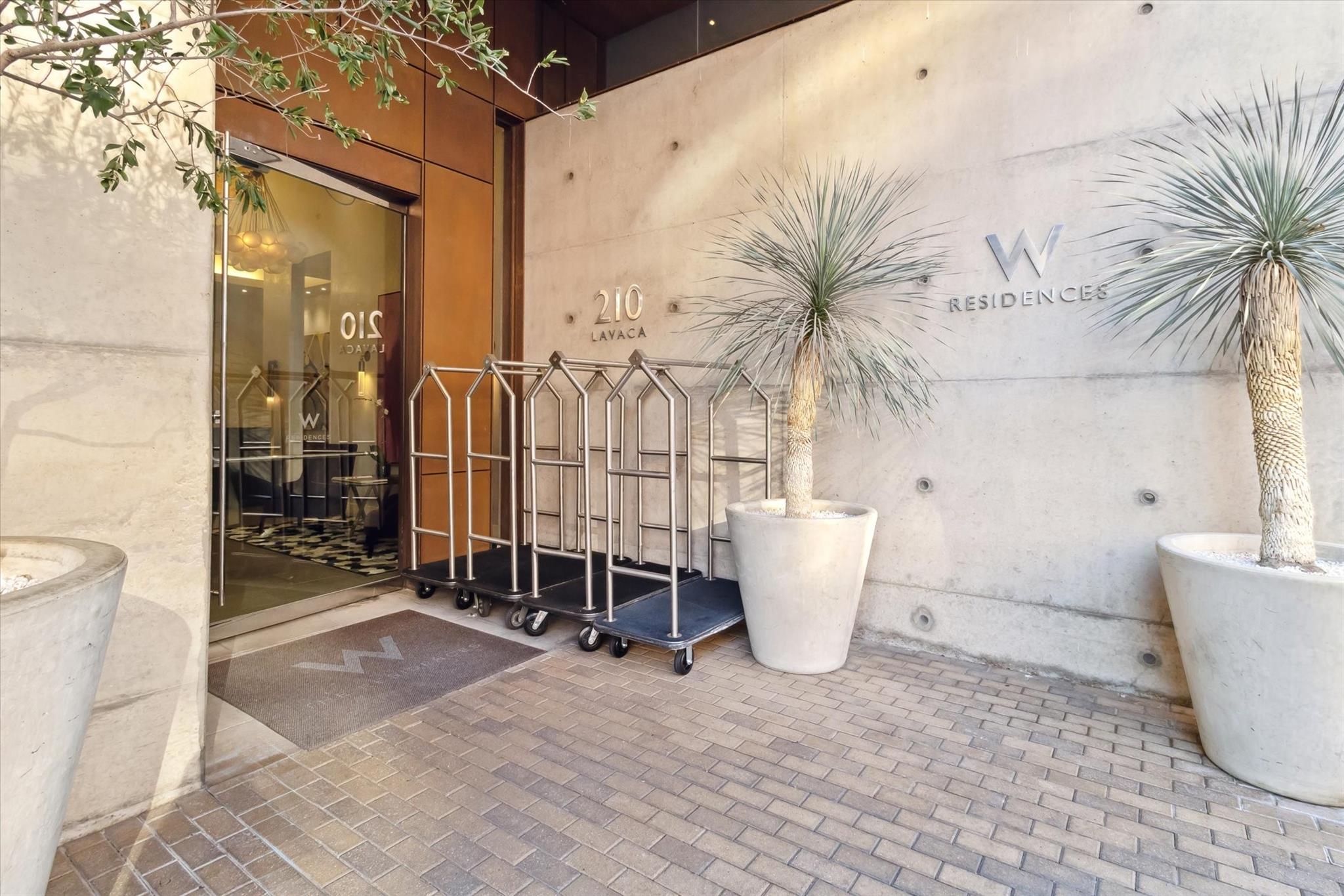 210 Lavaca St # 1802, Austin, TX 78701