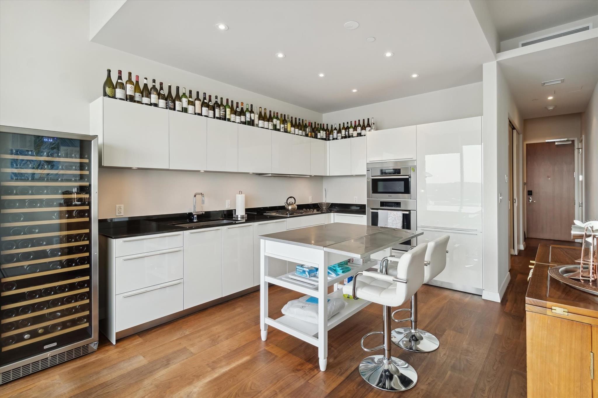 210 Lavaca St # 1802, Austin, TX 78701