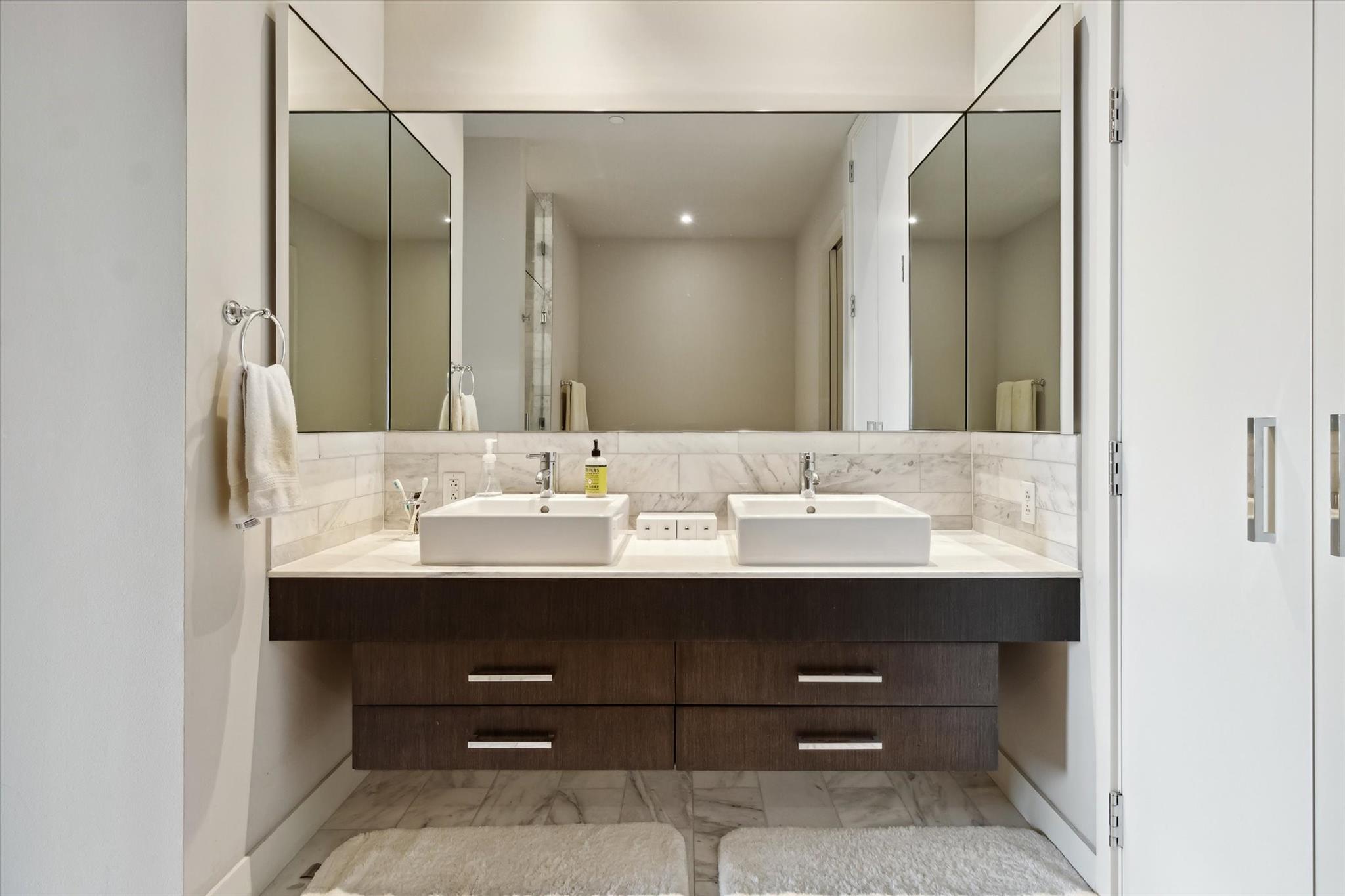 210 Lavaca St # 1802, Austin, TX 78701