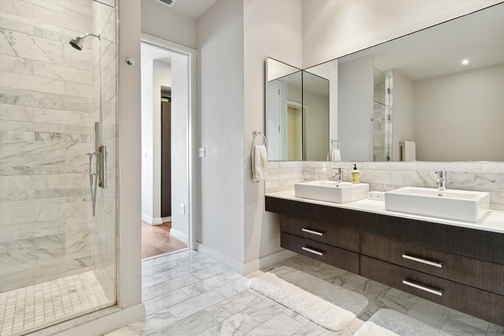 210 Lavaca St # 1802, Austin, TX 78701