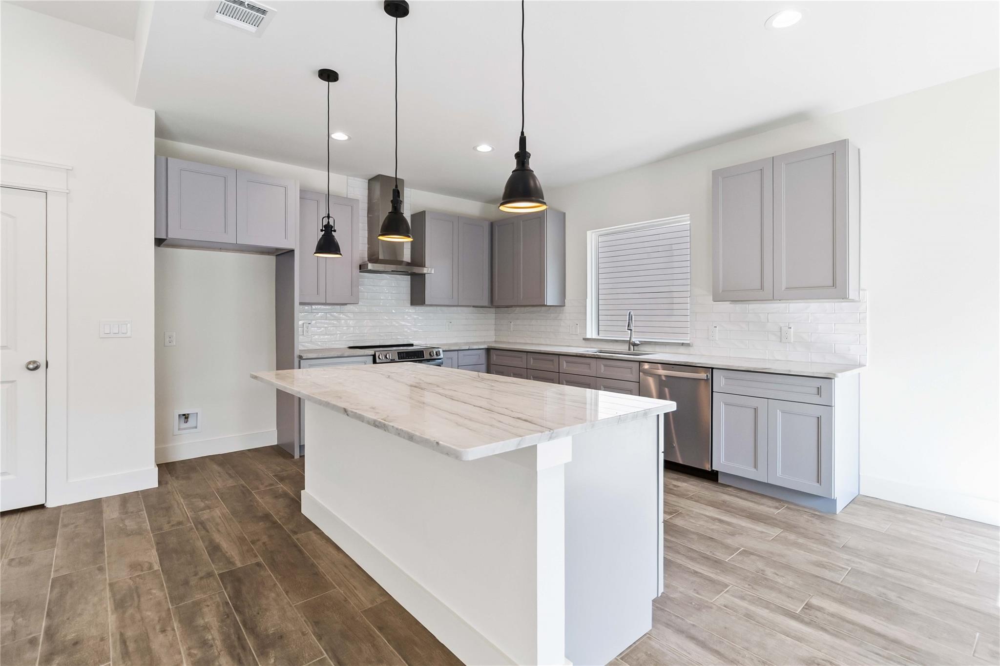 16 Summertime Cir, Wimberley, TX 78676