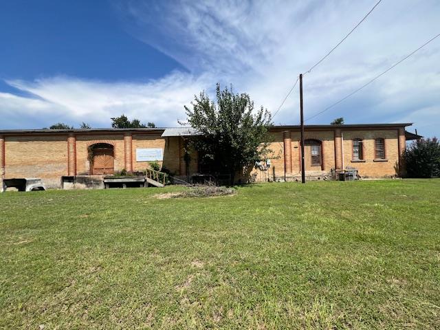 208 SW Texas St, Rockdale, TX 76567
