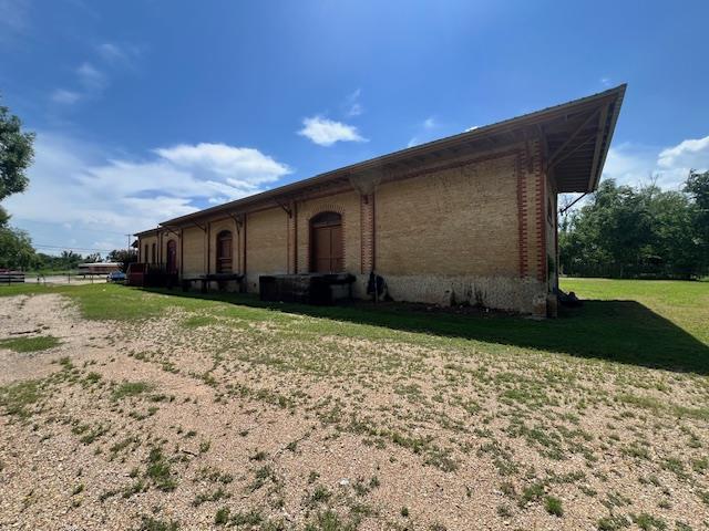 208 SW Texas St, Rockdale, TX 76567