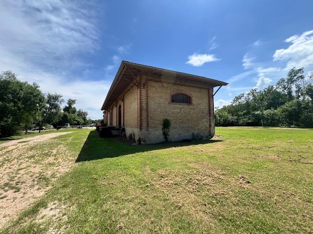 208 SW Texas St, Rockdale, TX 76567