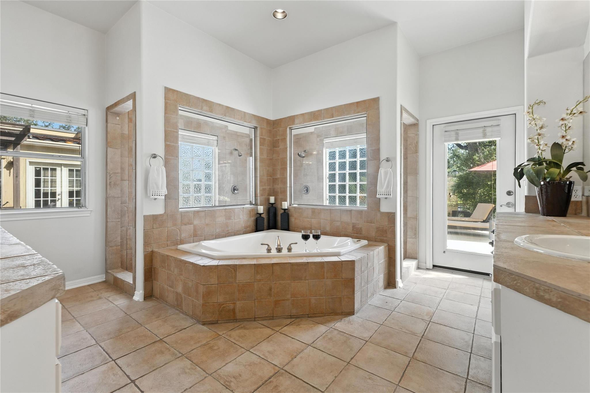 1715 Palisades Pointe Ln, Austin, TX 78738