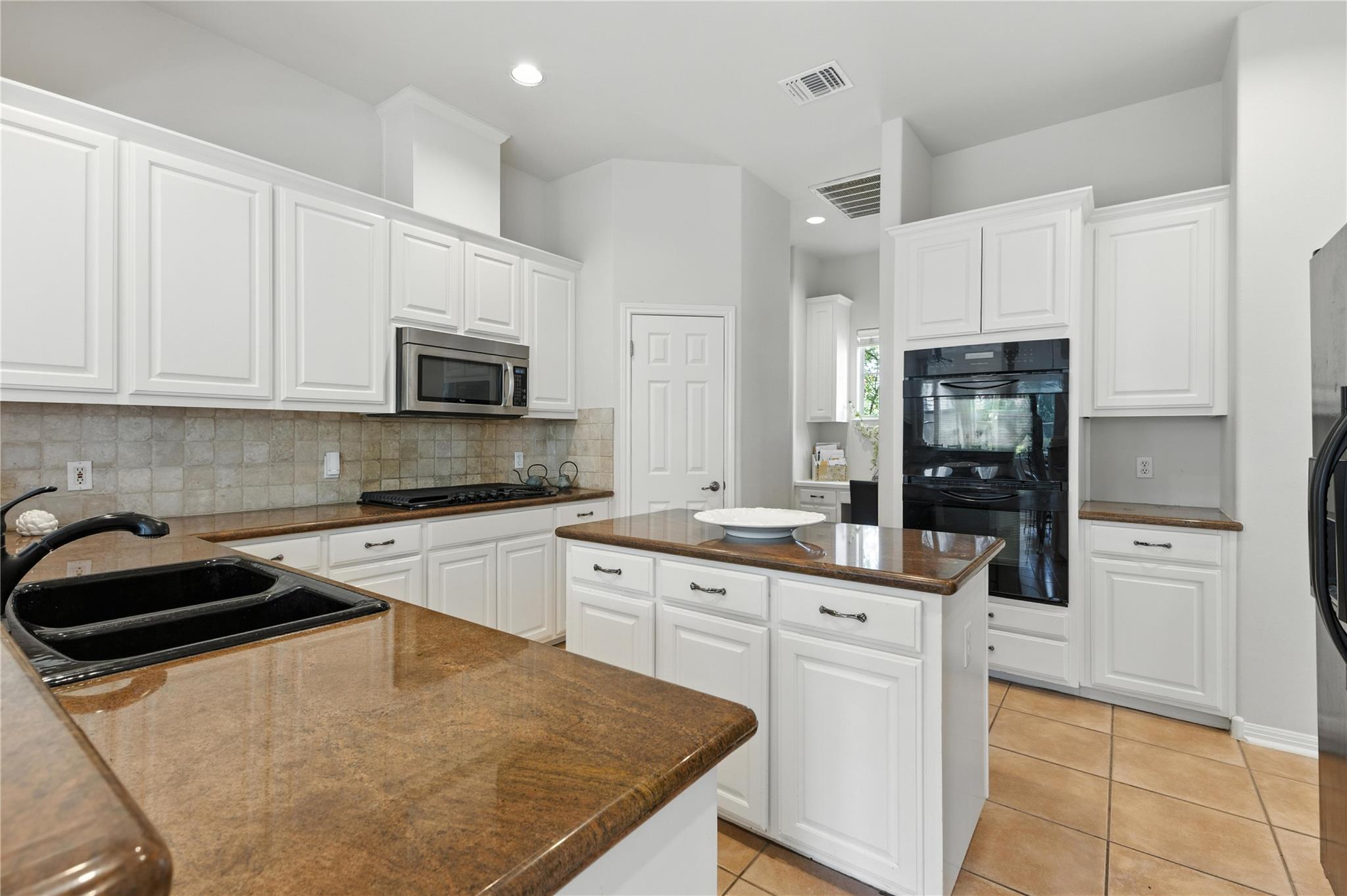 1715 Palisades Pointe Ln, Austin, TX 78738