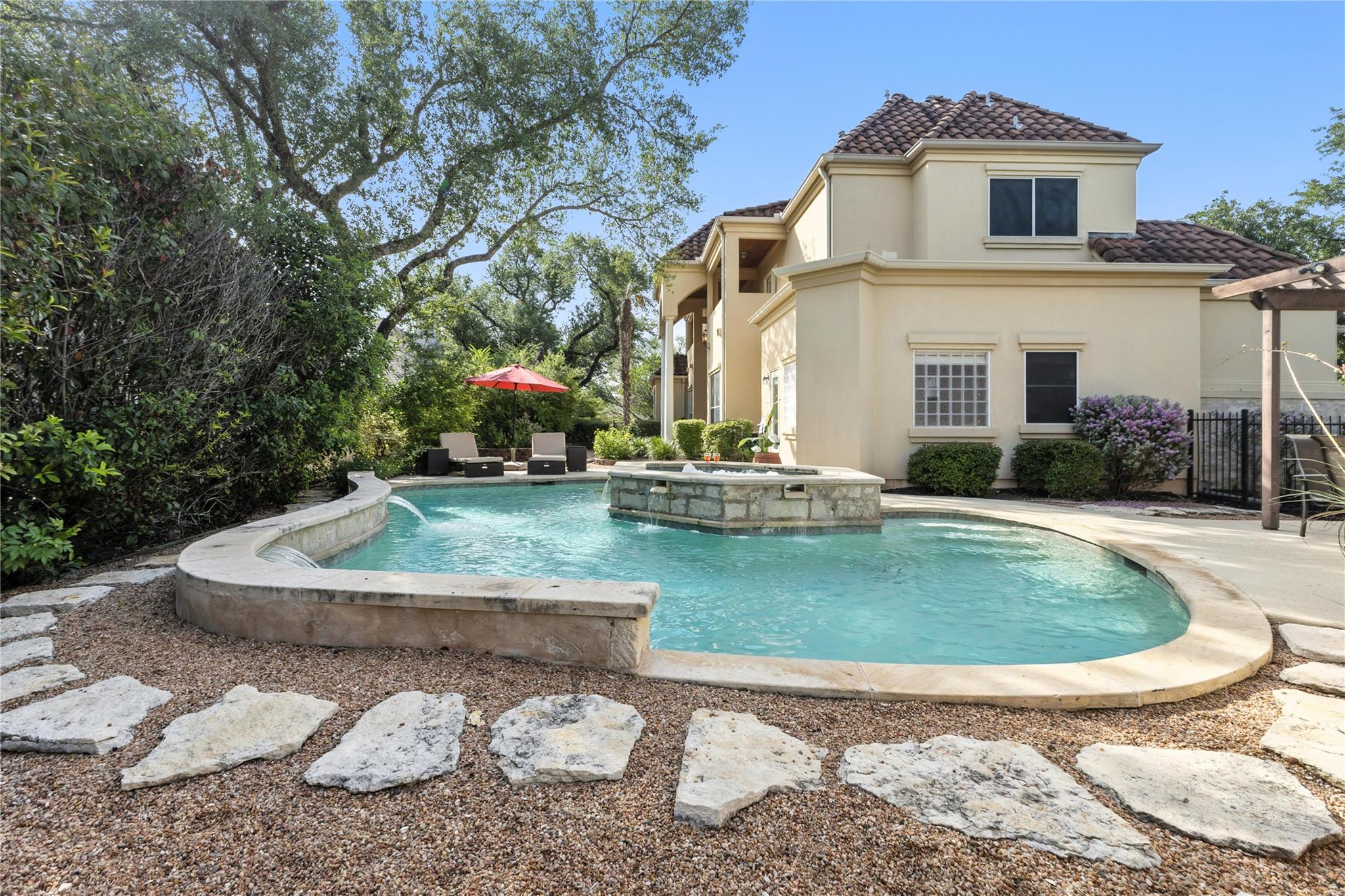 1715 Palisades Pointe Ln, Austin, TX 78738