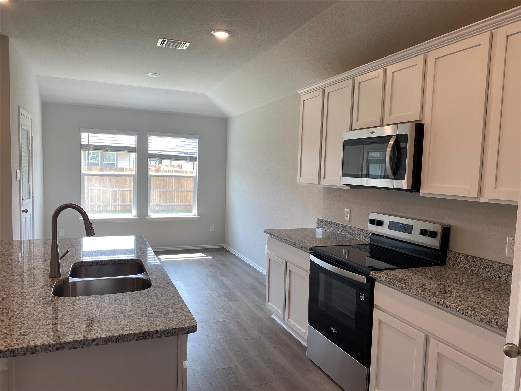 108 Little Green Trl, Jarrell, TX 76537