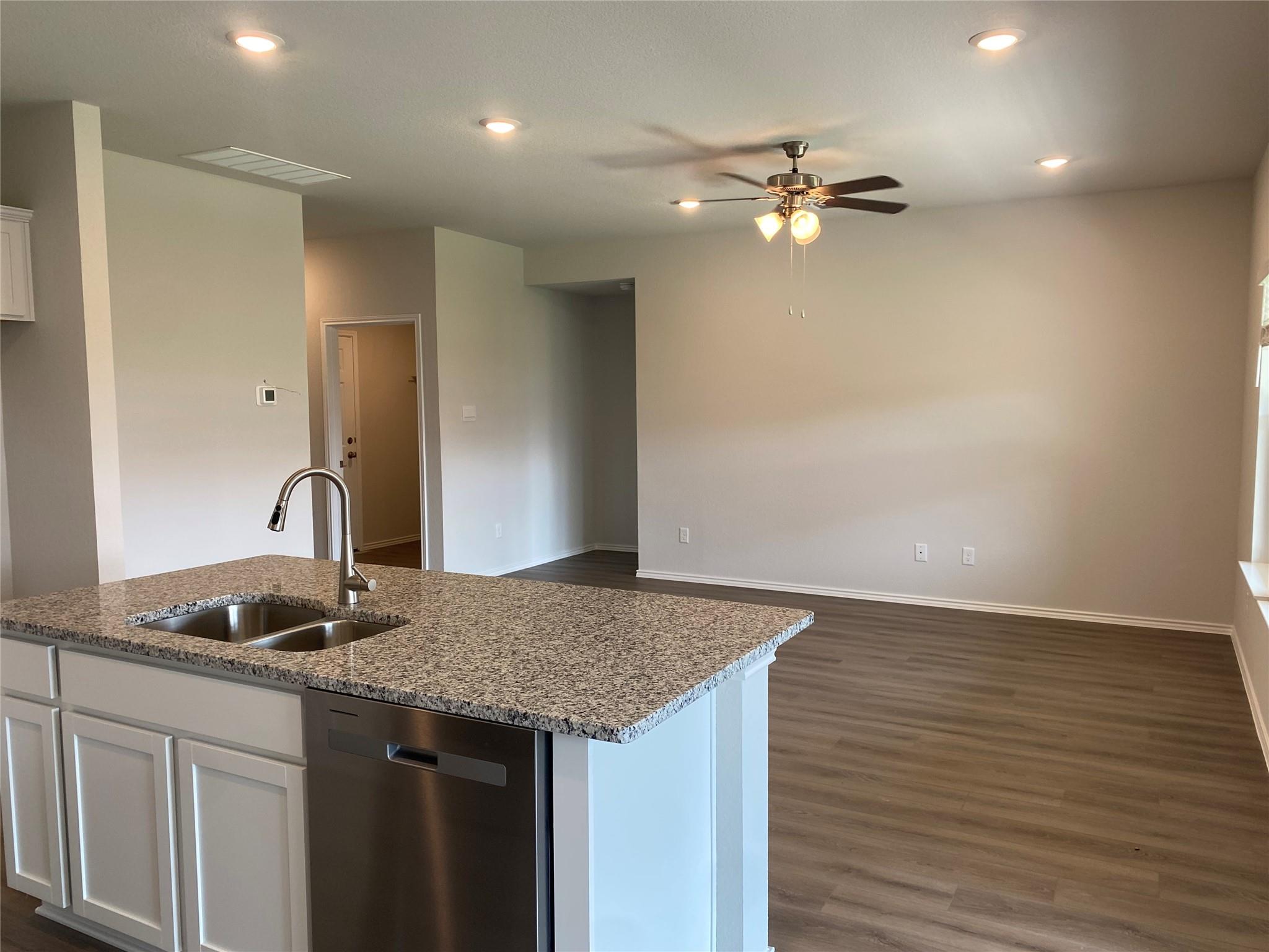 108 Little Green Trl, Jarrell, TX 76537