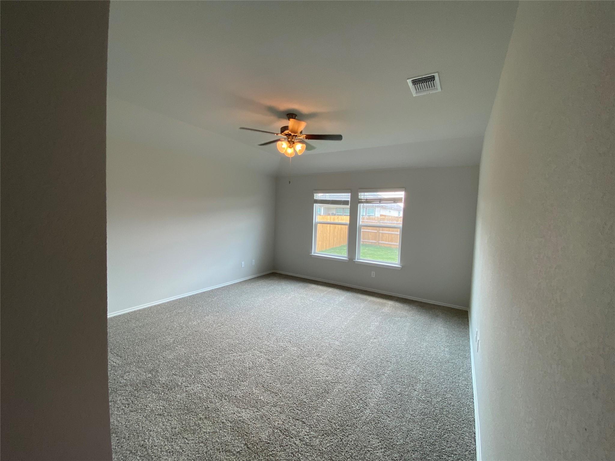 108 Little Green Trl, Jarrell, TX 76537