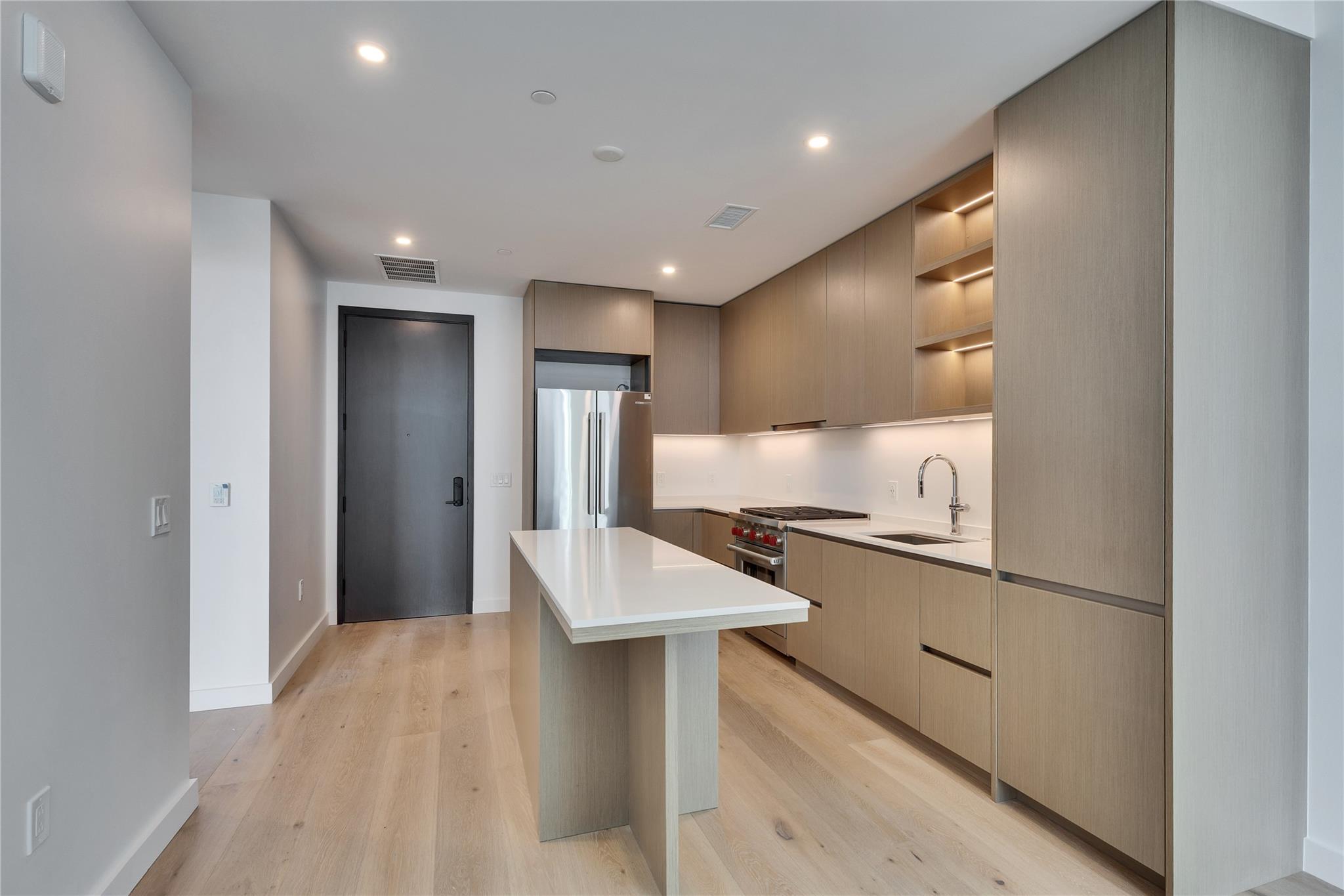 610 Davis St # 2103, Austin, TX 78701