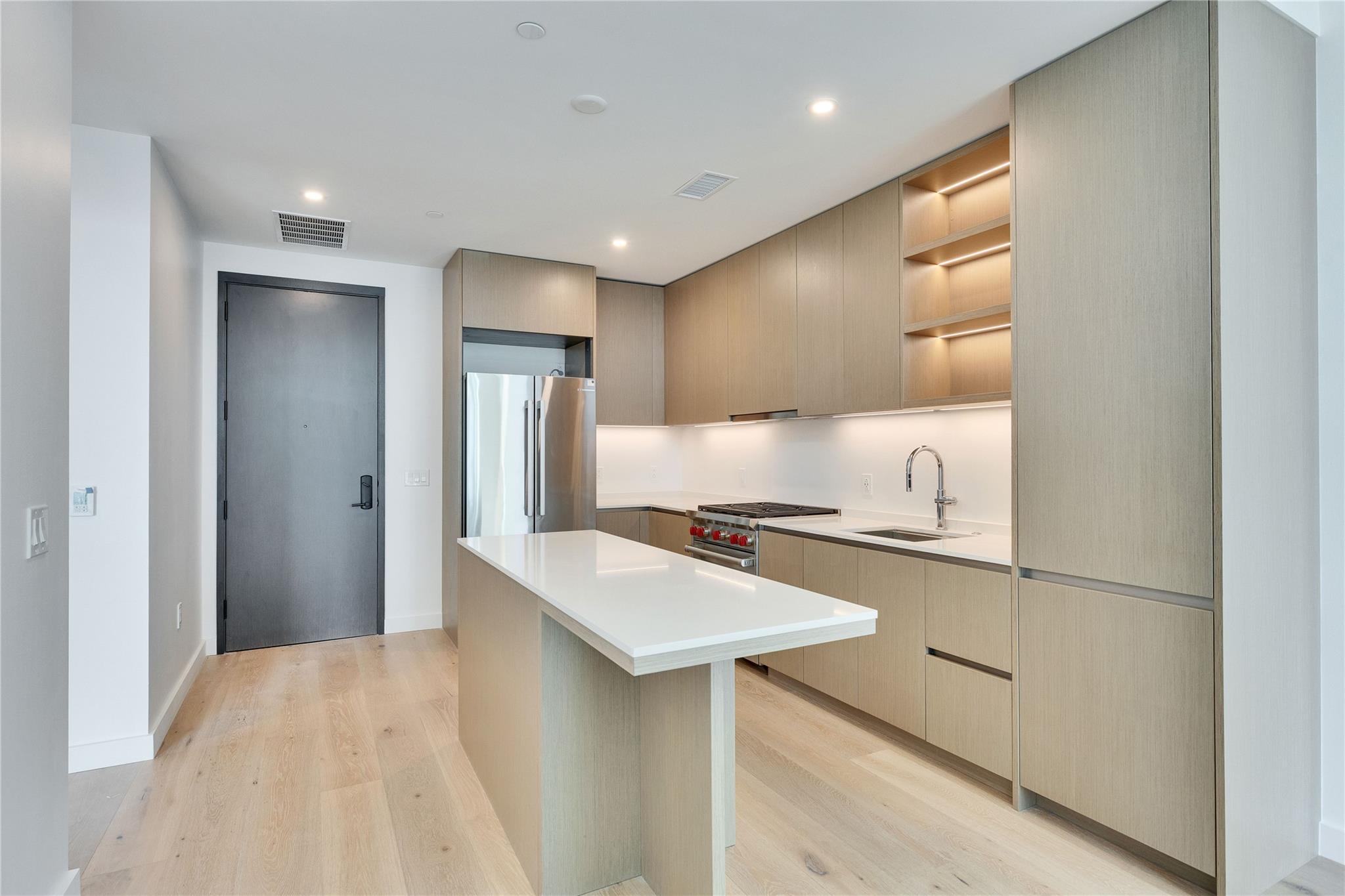 610 Davis St # 2103, Austin, TX 78701
