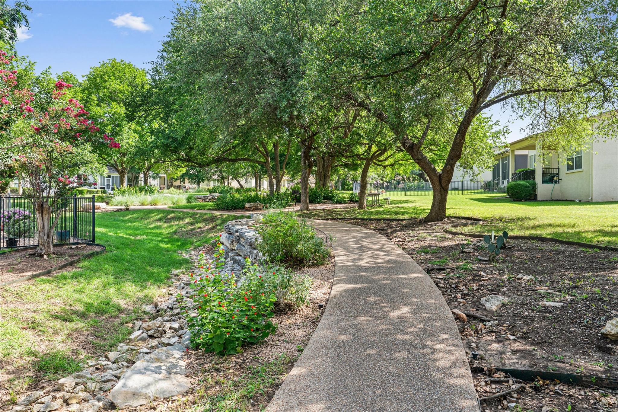 121 Larkspur Ln, Georgetown, TX 78633