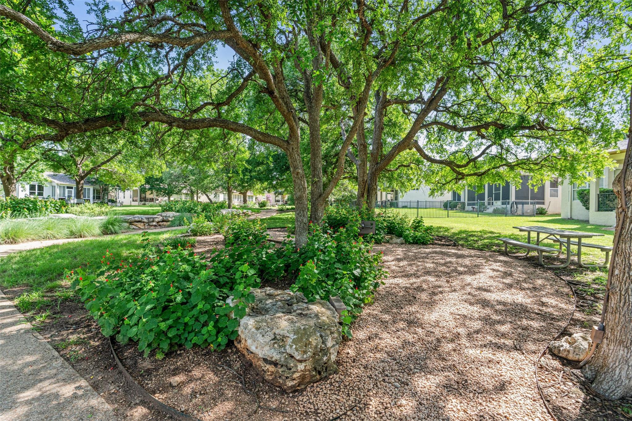 121 Larkspur Ln, Georgetown, TX 78633