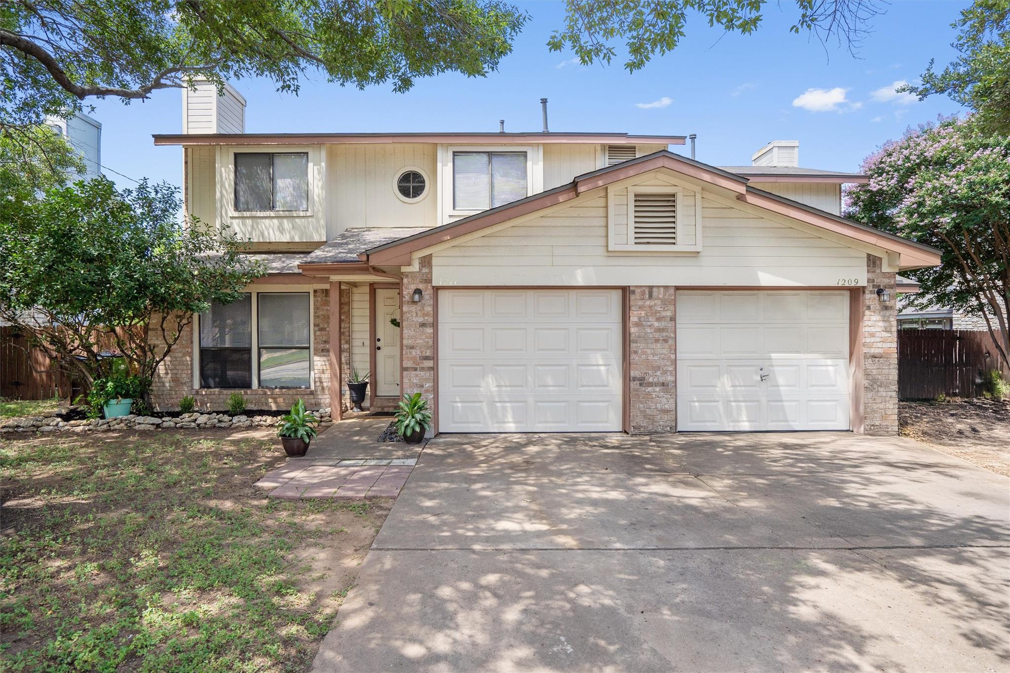1209/1211 Gregory Ln, Round Rock, TX 78664