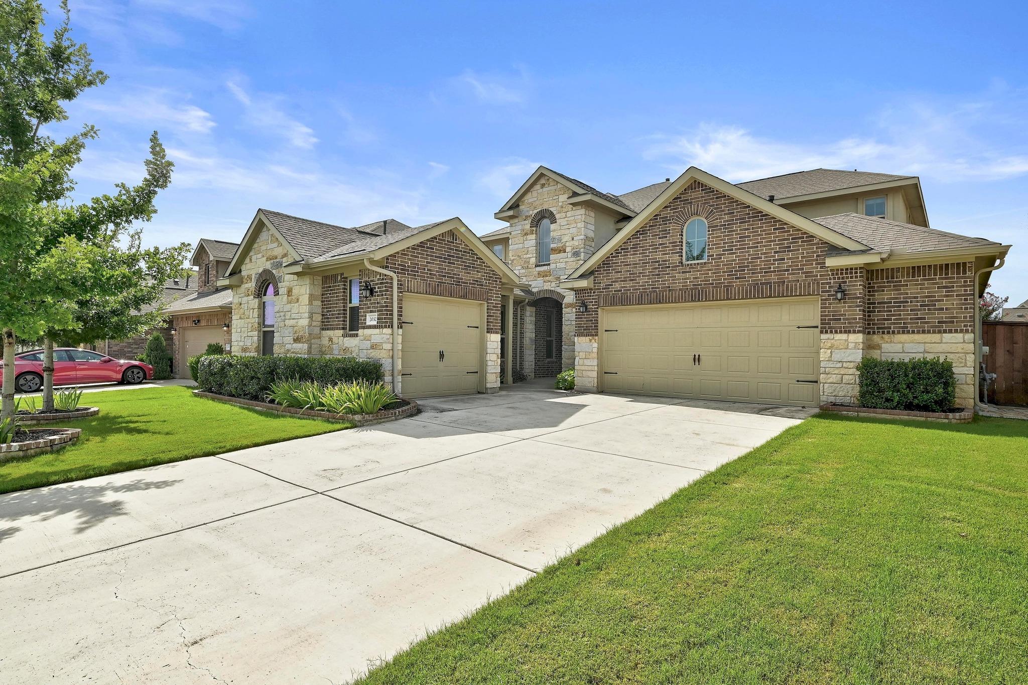 2032 Sauterne Dr, Leander, TX 78641