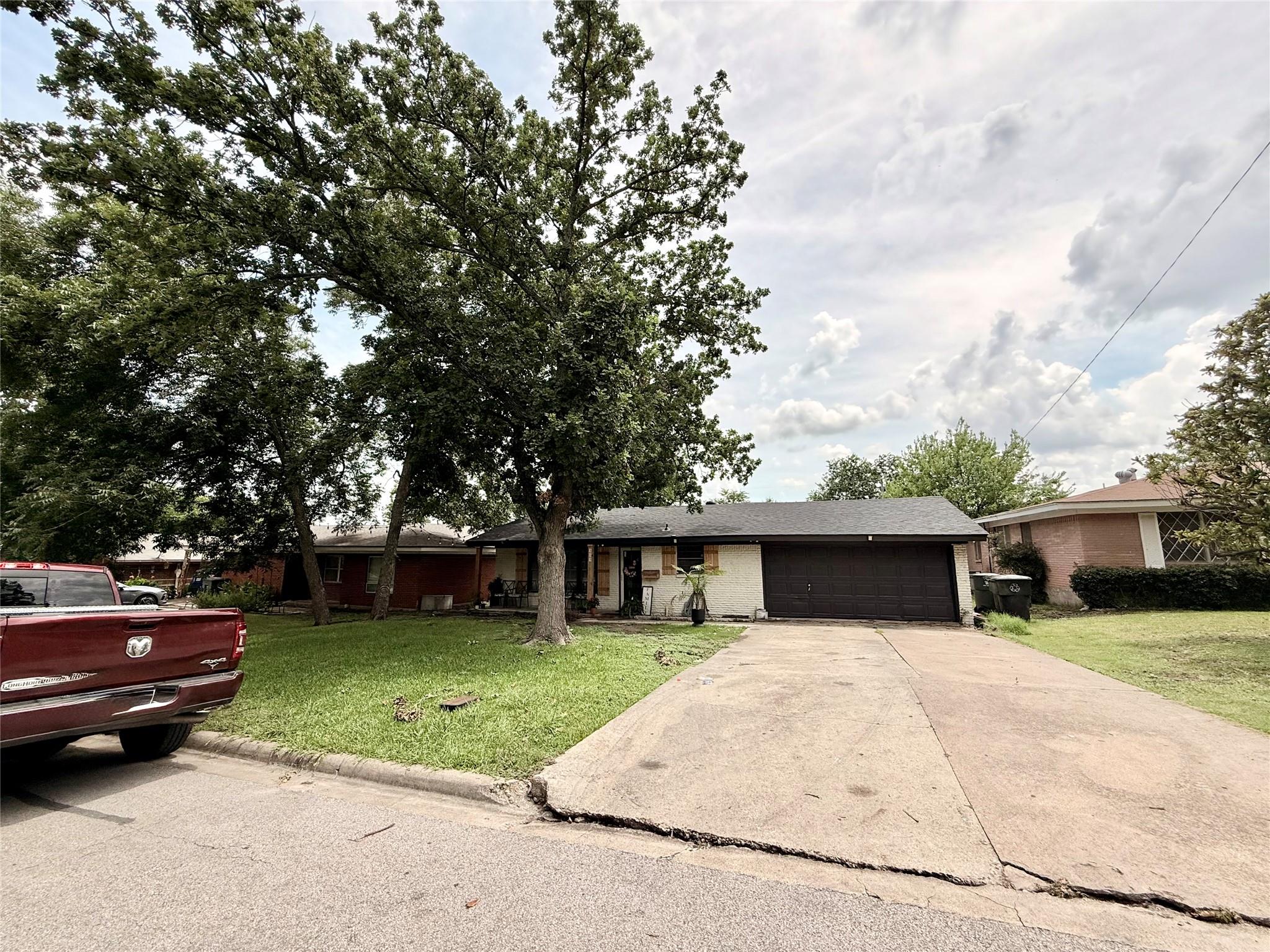 313 E Walker Ave, Temple, TX 76501