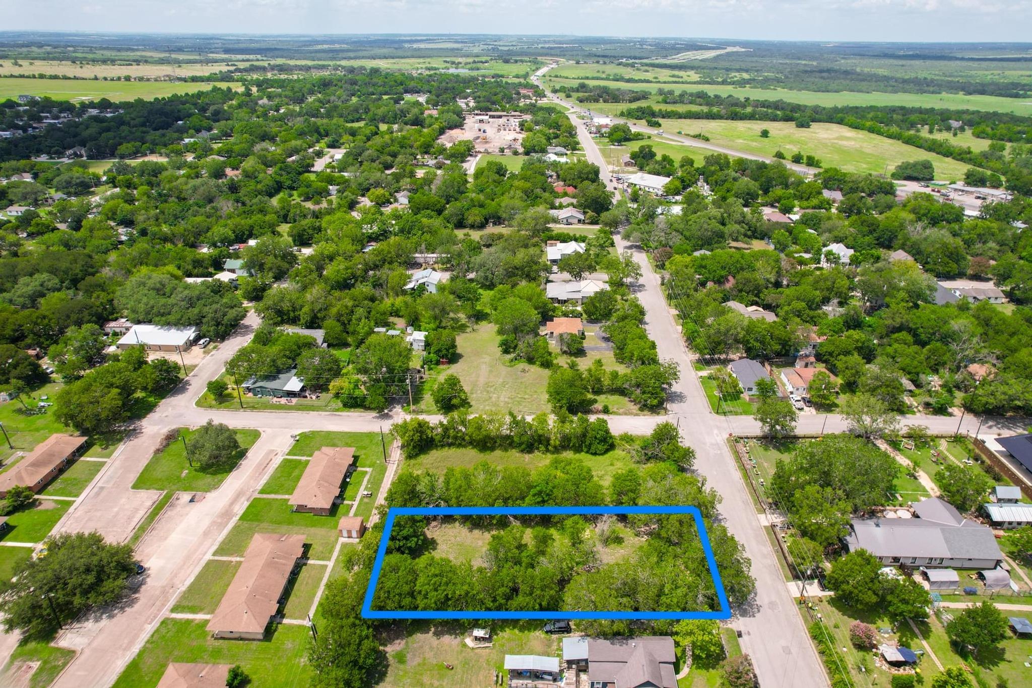 821 Blanco, Lockhart, TX 78644