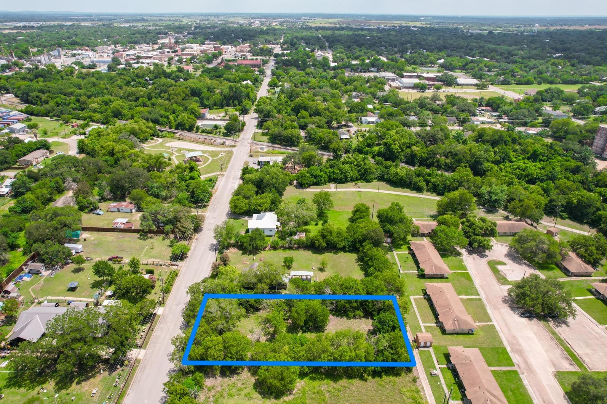 821 Blanco, Lockhart, TX 78644