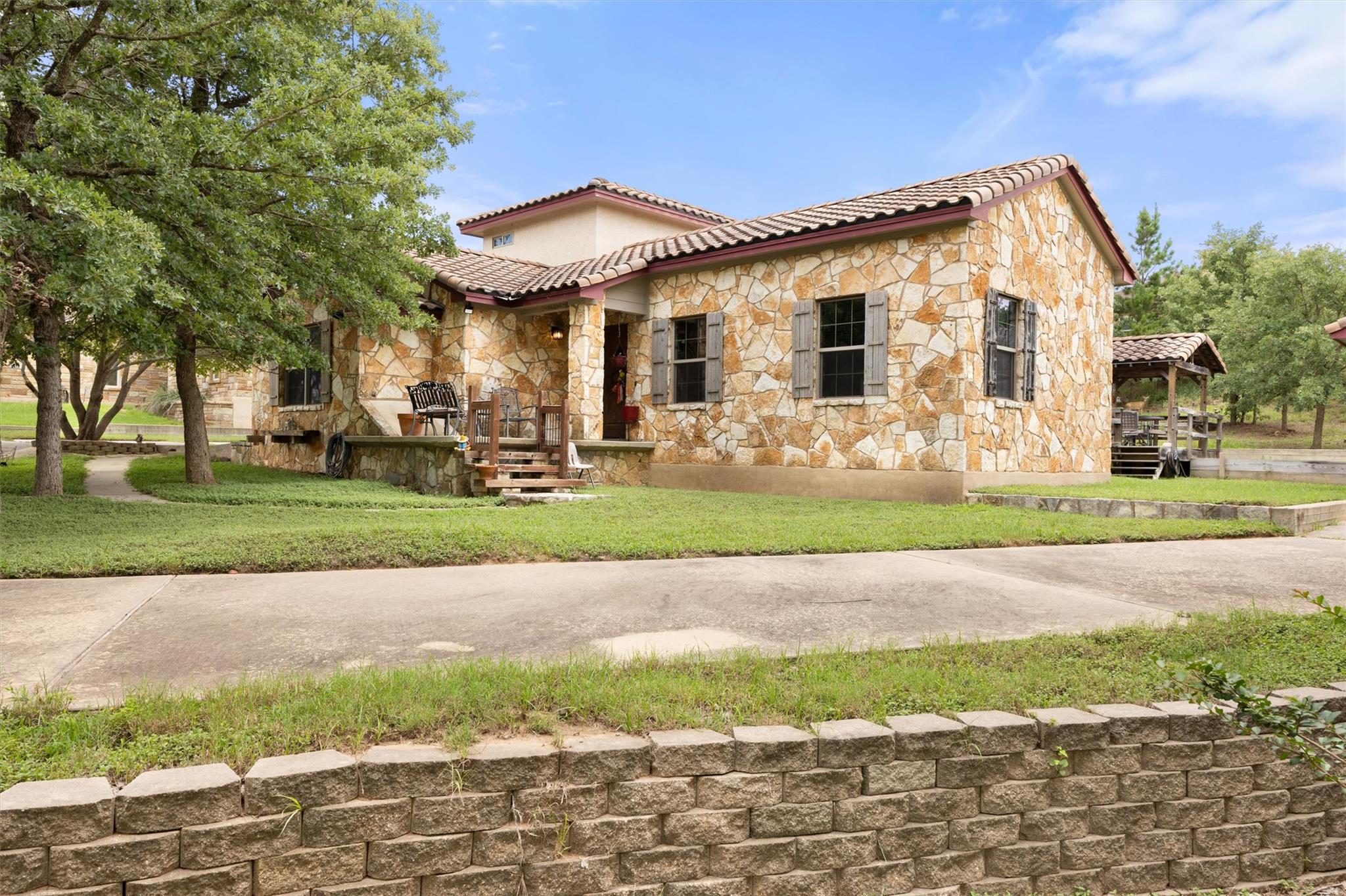 411 Kaanapali Ln, Bastrop, TX 78602