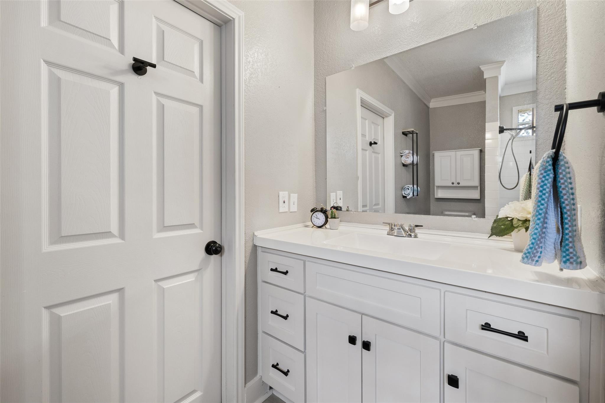 202 Brewster Ave, Florence, TX 76527