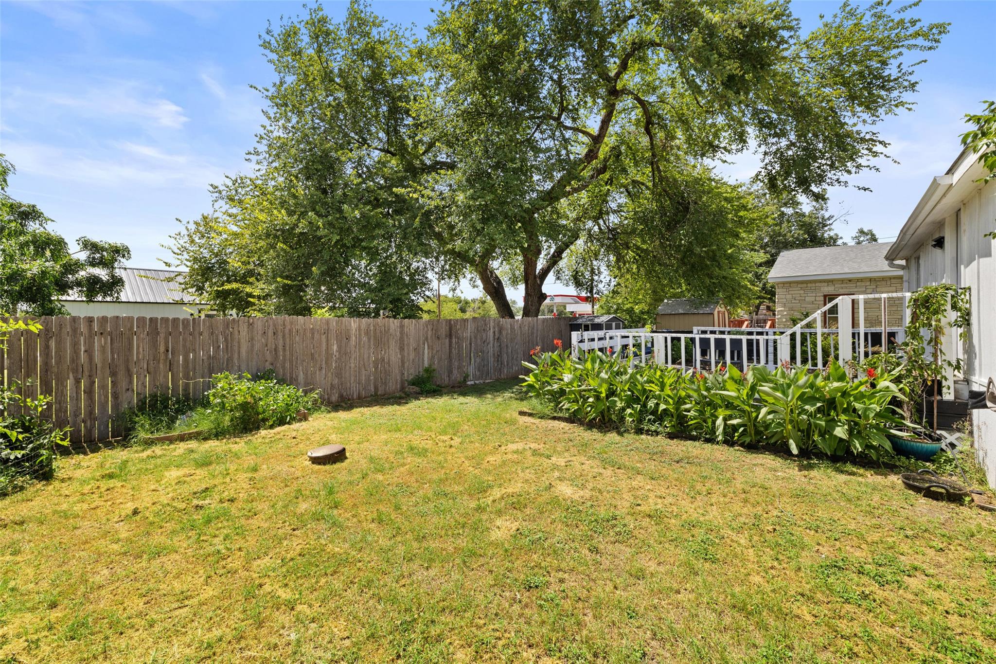 202 Brewster Ave, Florence, TX 76527