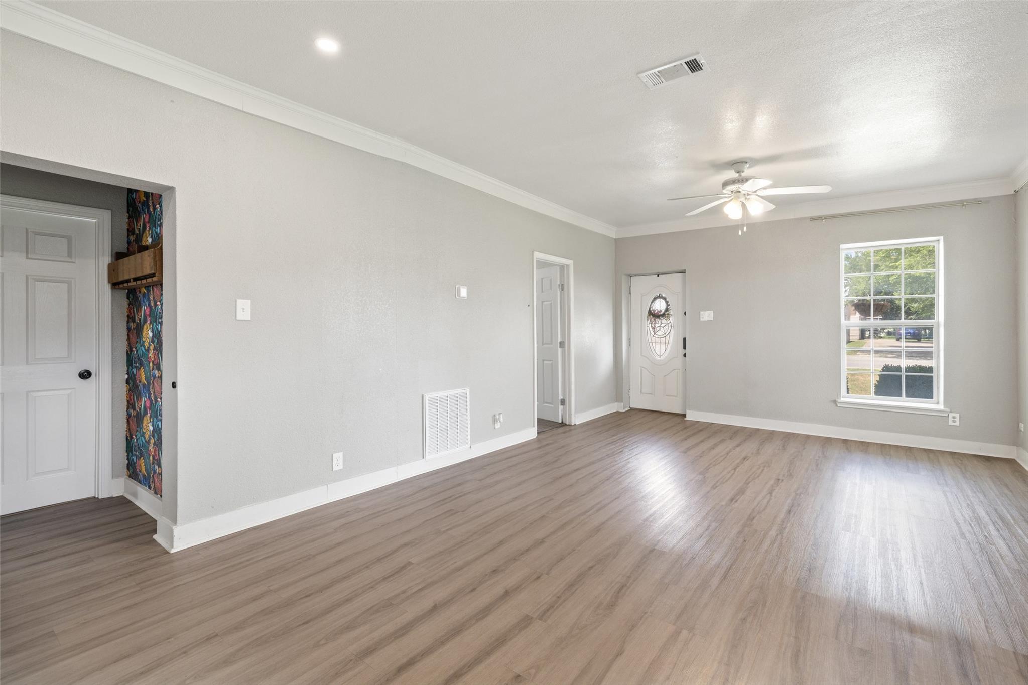 202 Brewster Ave, Florence, TX 76527