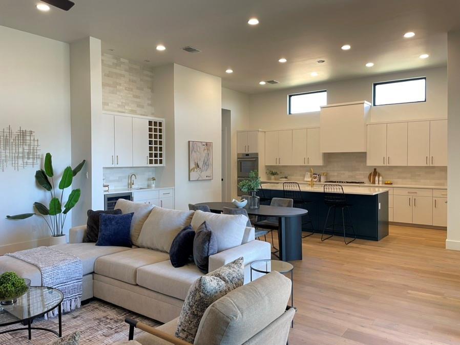 2317 Kahala Sunset Dr, Spicewood, TX 78669