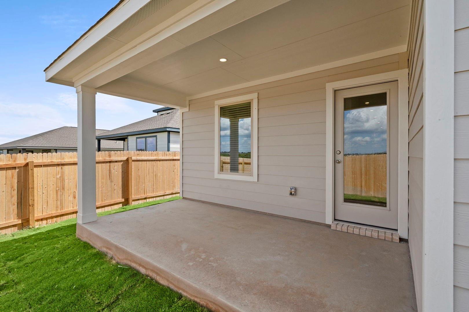 141 Hatari Trl, Jarrell, TX 76537