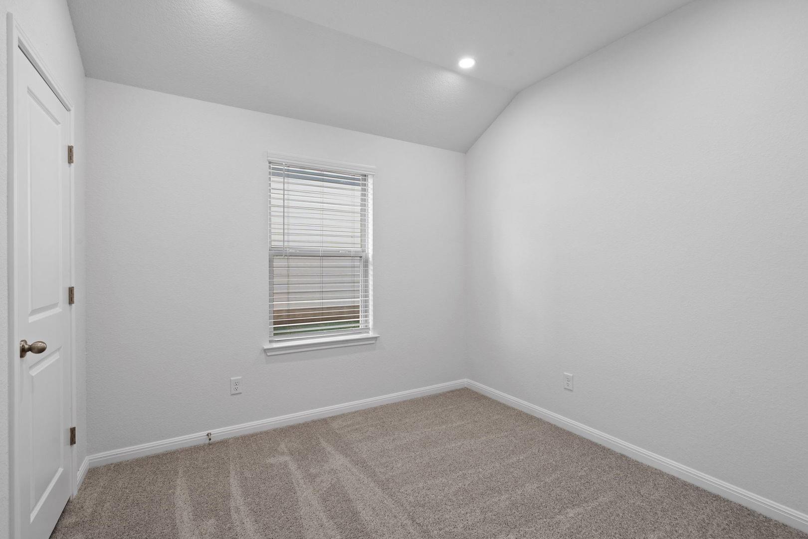 141 Hatari Trl, Jarrell, TX 76537