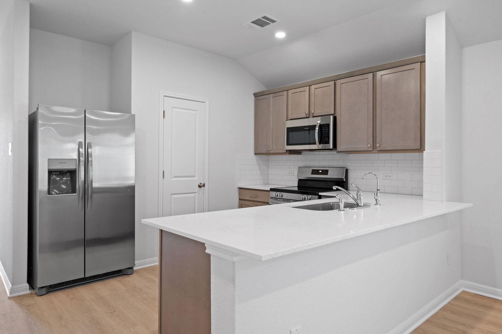 141 Hatari Trl, Jarrell, TX 76537