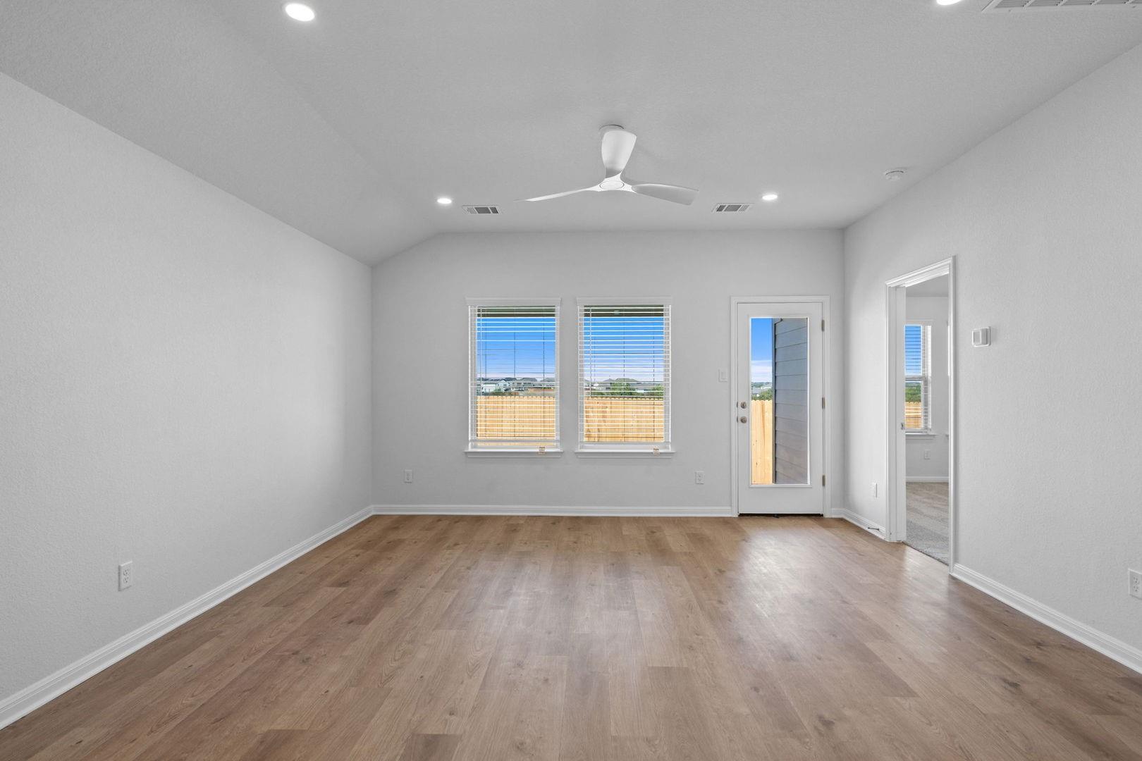 133 Hatari Trl, Jarrell, TX 76537