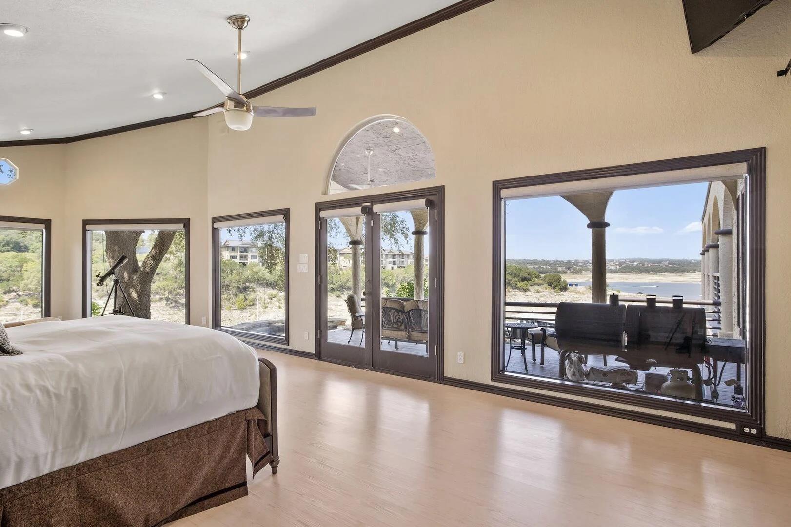 925 Challenger, Lakeway, TX 78734