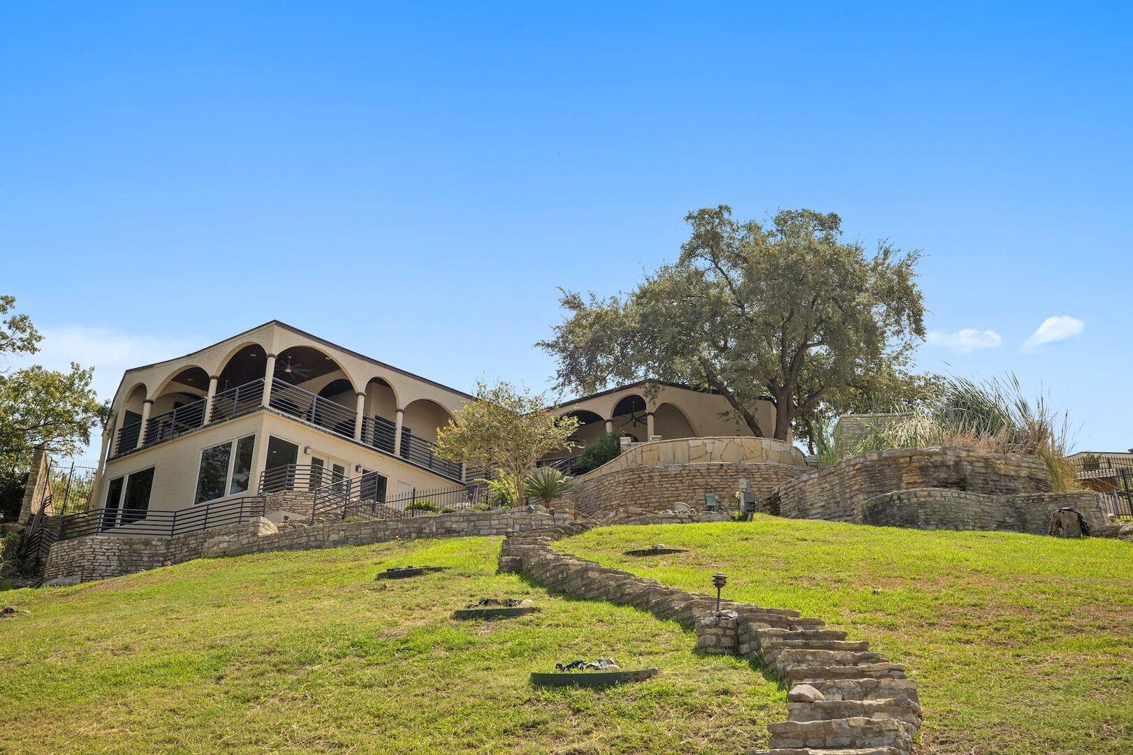 925 Challenger, Lakeway, TX 78734