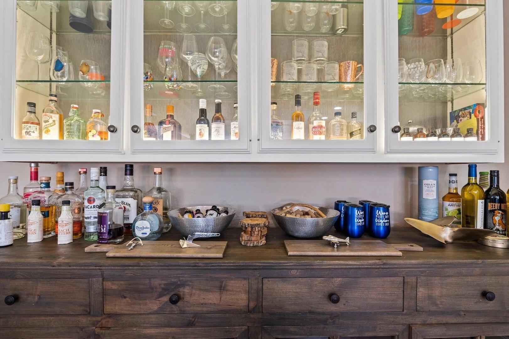 925 Challenger, Lakeway, TX 78734