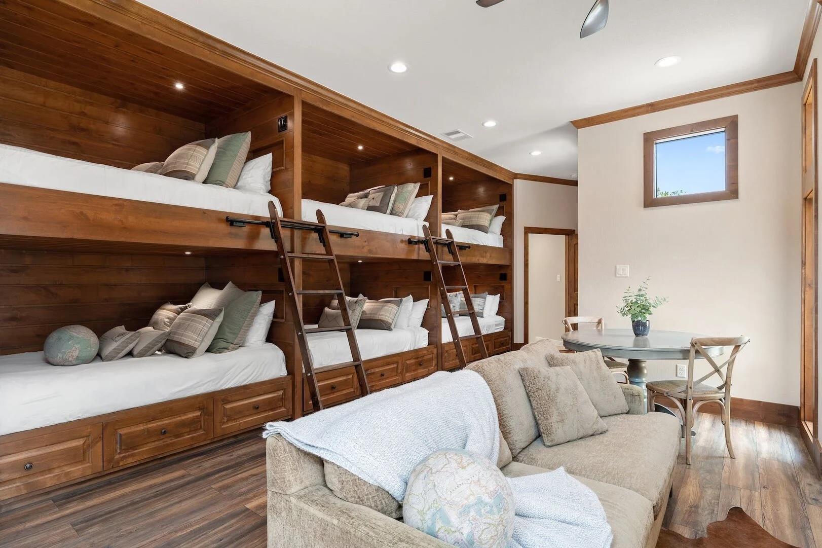 925 Challenger, Lakeway, TX 78734