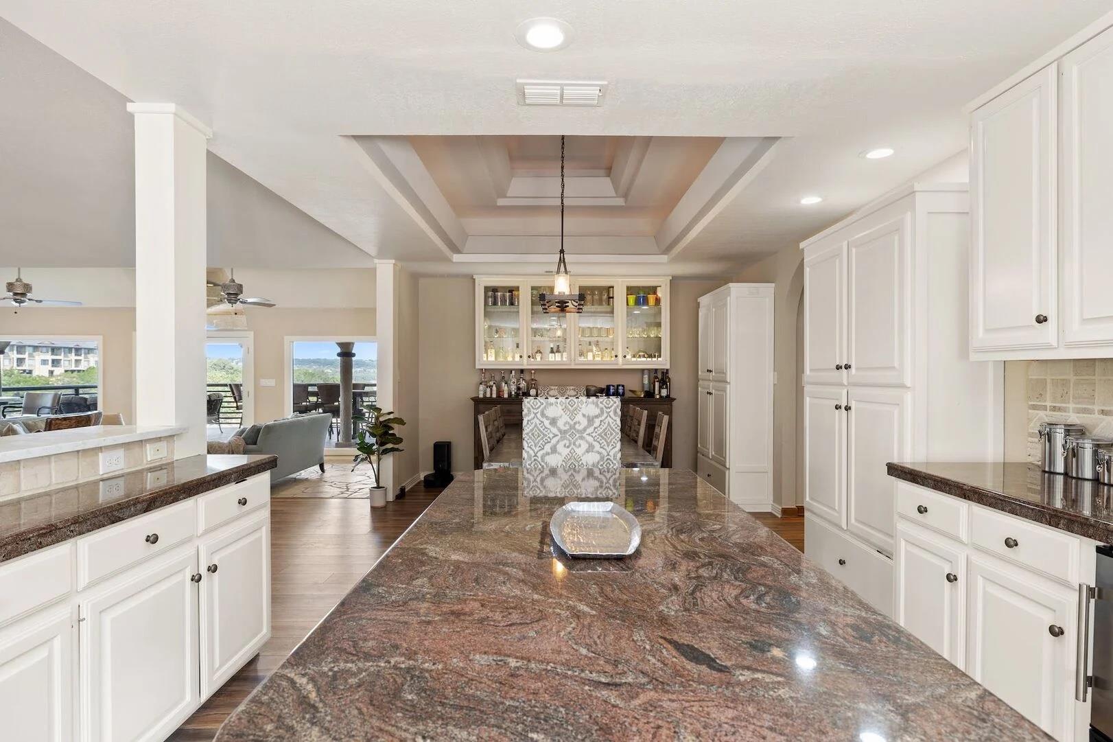 925 Challenger, Lakeway, TX 78734