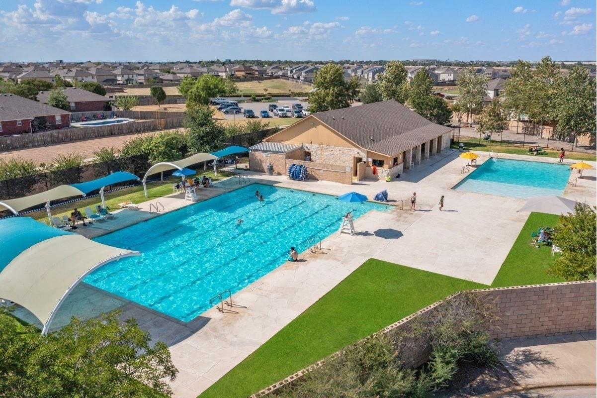 145 Hatari Trl, Jarrell, TX 76537