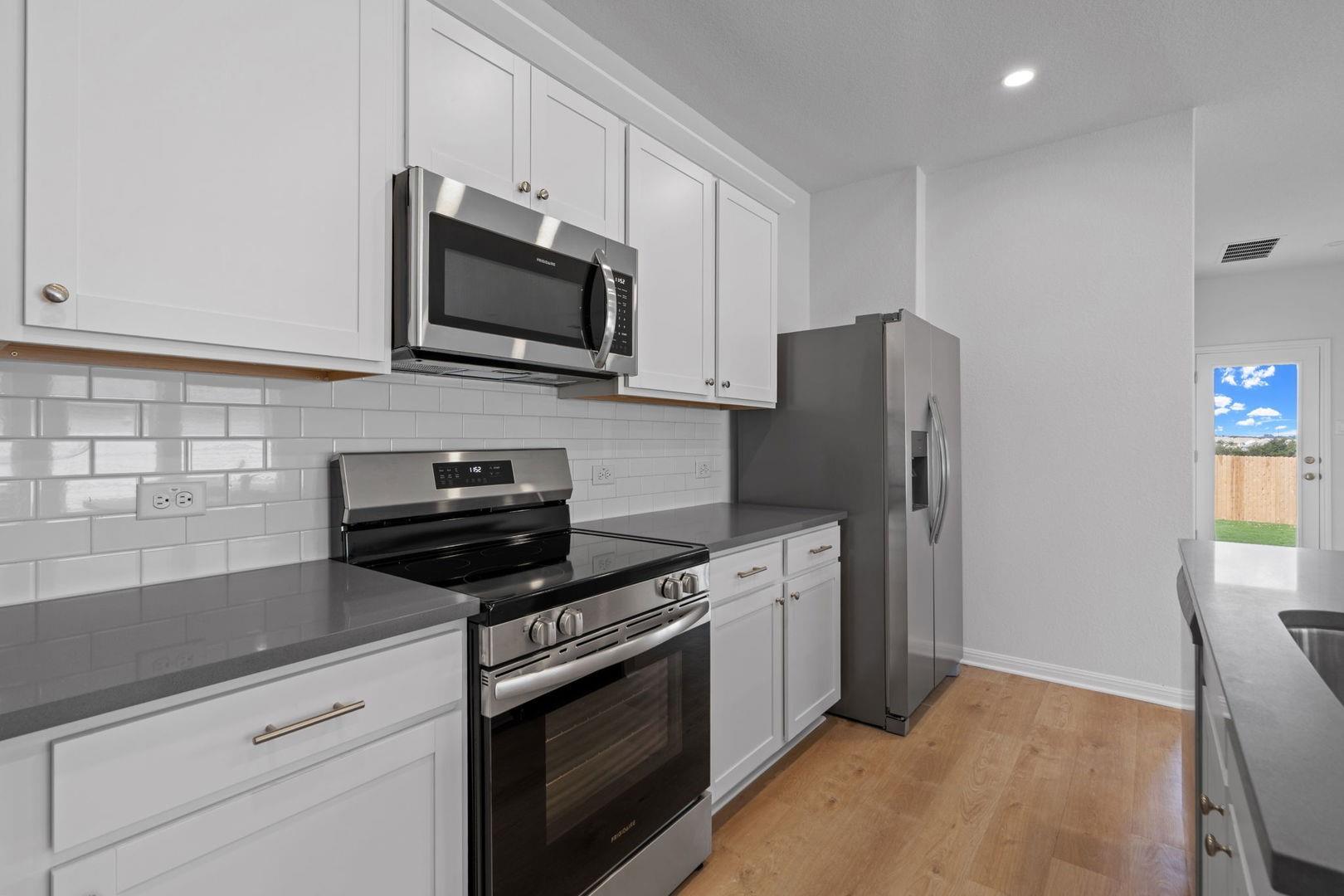 145 Hatari Trl, Jarrell, TX 76537