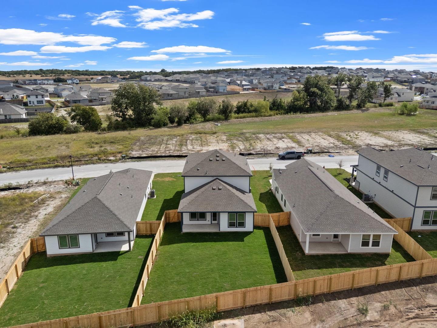 145 Hatari Trl, Jarrell, TX 76537