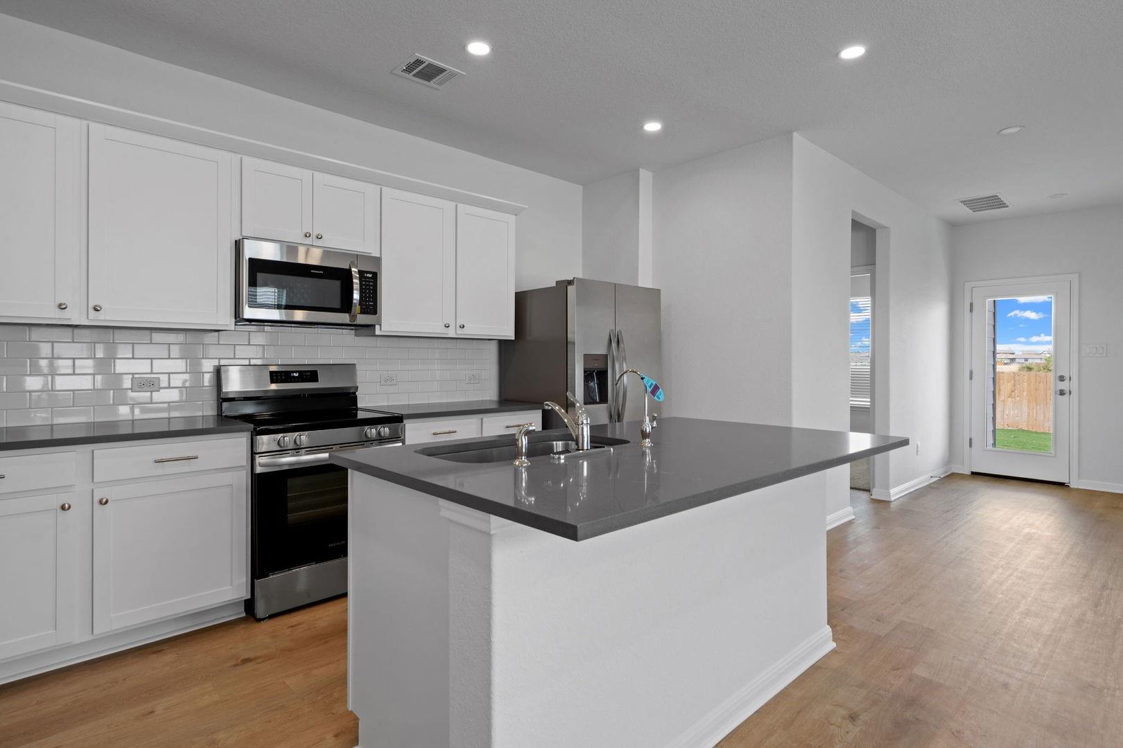 145 Hatari Trl, Jarrell, TX 76537