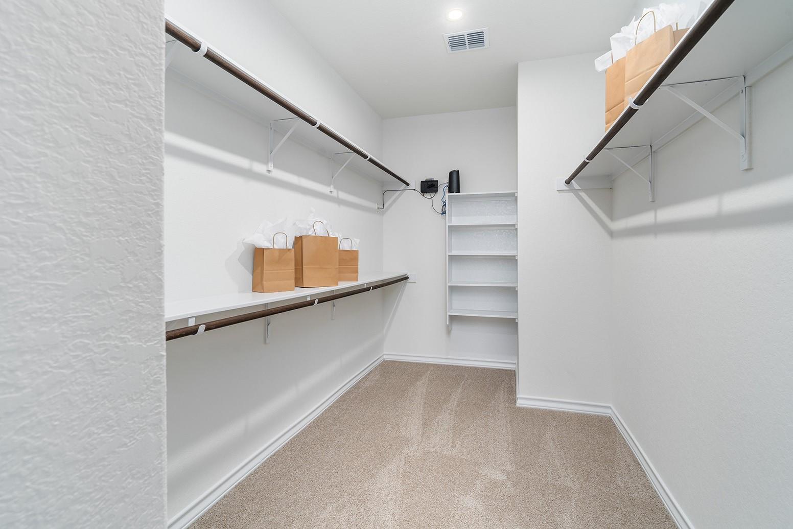 145 Hatari Trl, Jarrell, TX 76537